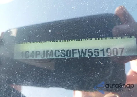 2015 Jeep Cherokee Latitude из США, поврежденный, VIN 1C4PJMCS0FW551907